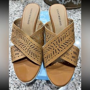 Lucky Brand Tan Wedges NWT sz 10